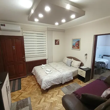 Apartments & Rooms -Mdl Lazic Belgrad Exteriör bild