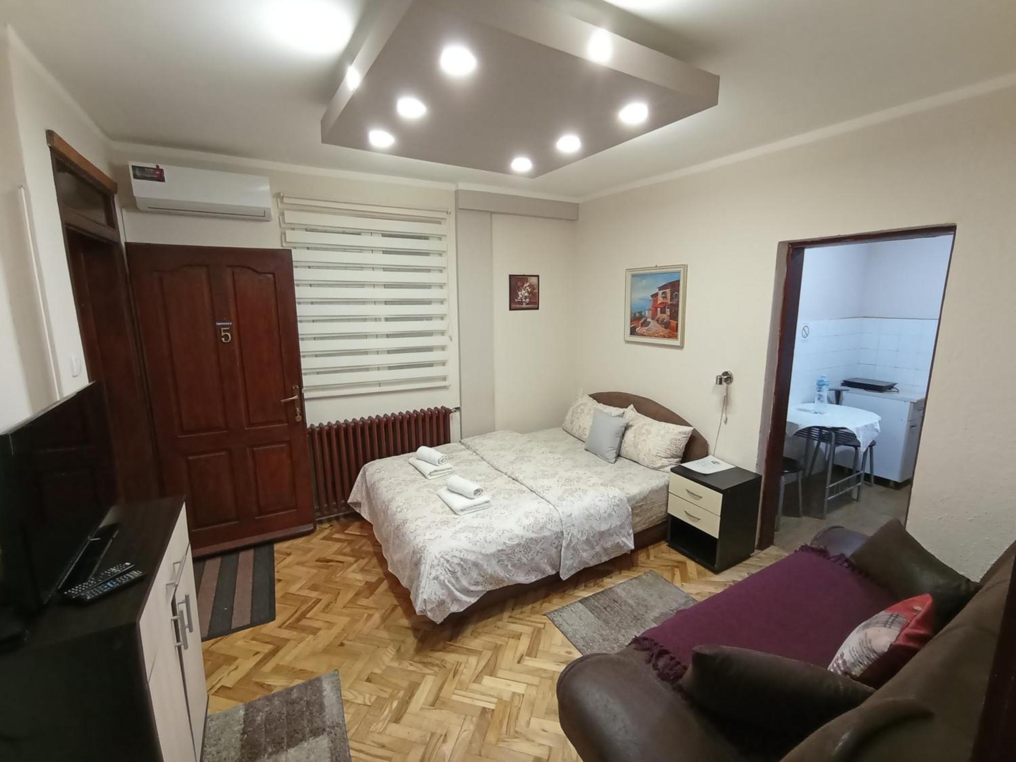 Lägenhet & -mdl Lazic Belgrad