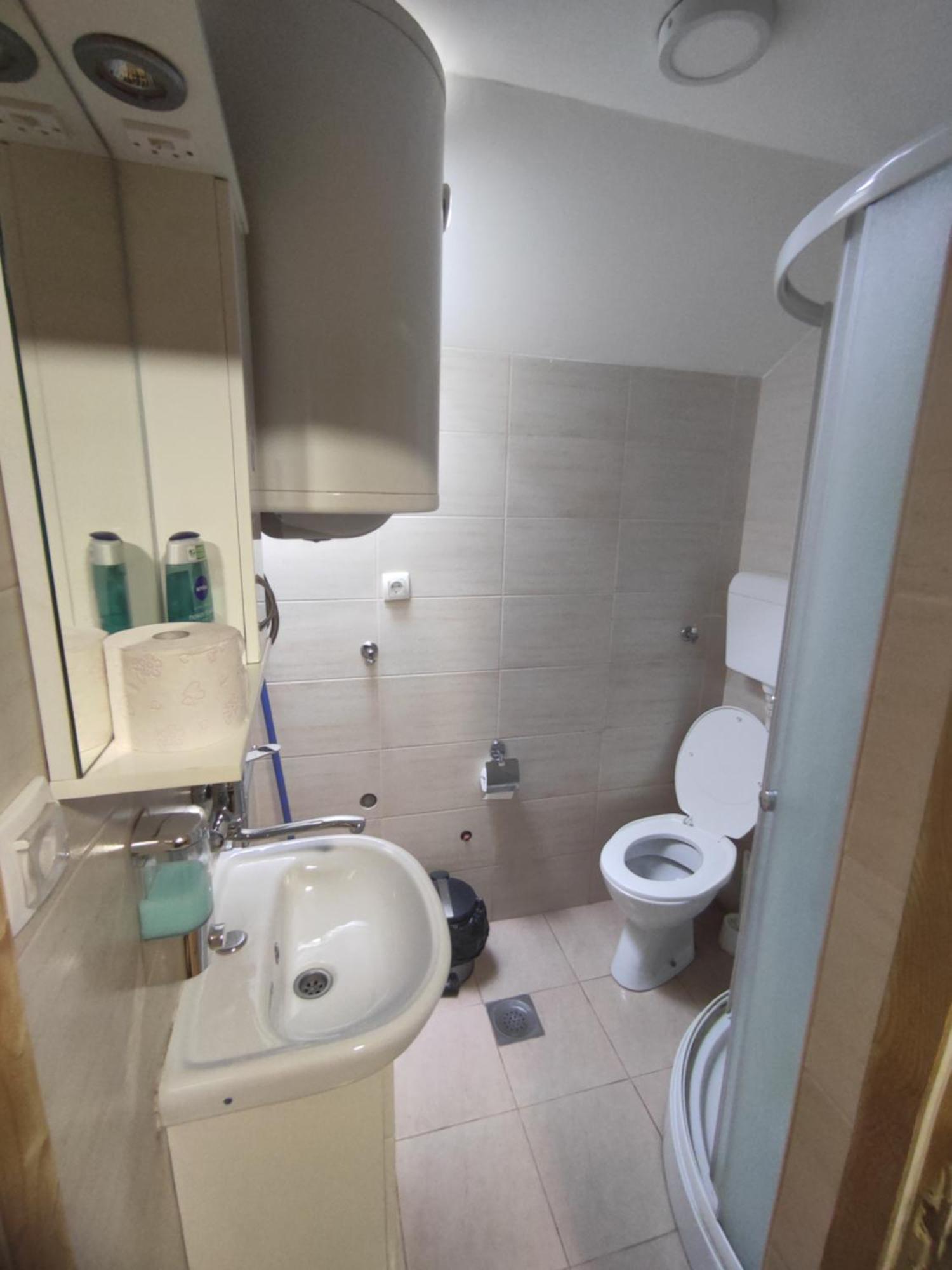 & -mdl Lazic Apartment *